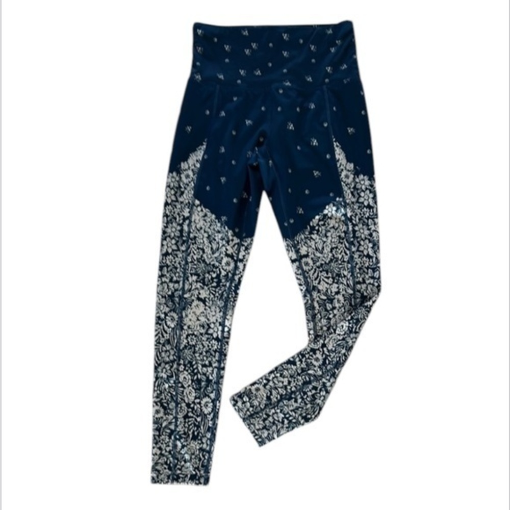 Free People movement blue bandana workout leggings size small